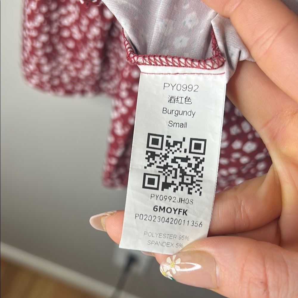 Red and white floral Dress - Picture 4 of 4